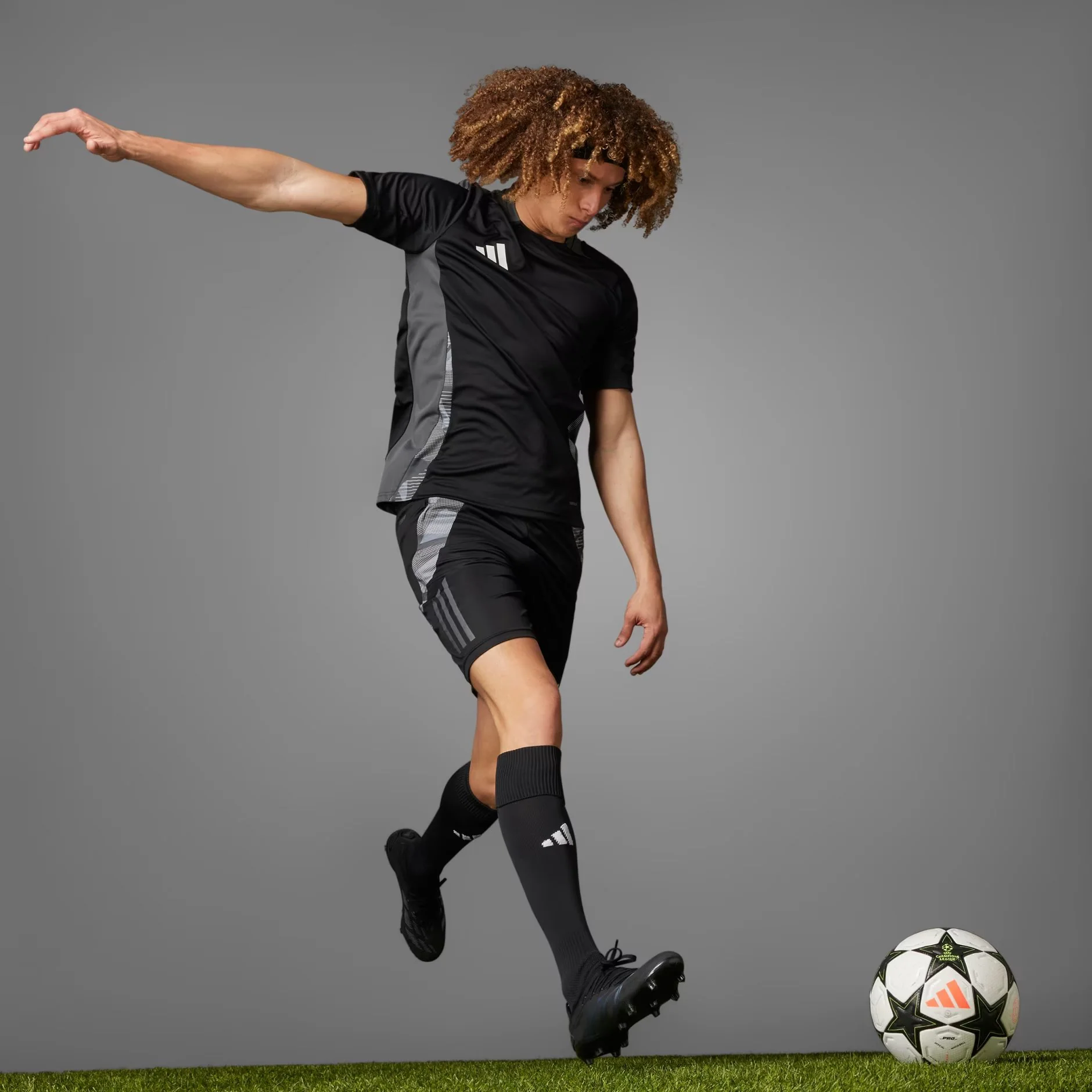 UCL PRO 24/25 LEAGUE PHASE BALL - Image 4